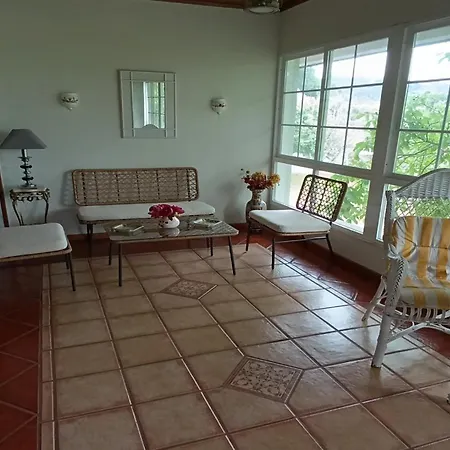 Casa Independiente Minoteira
