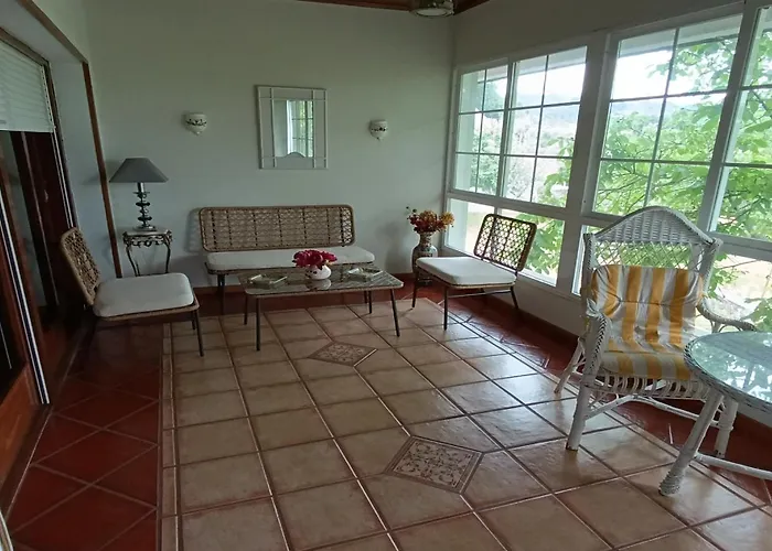 Casa Independiente Minoteira